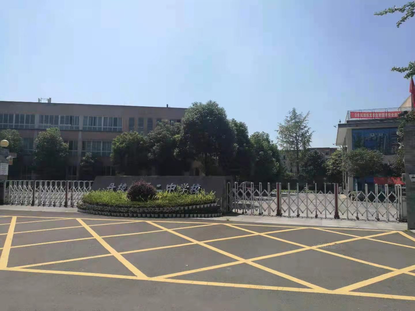 伸縮門、電動門